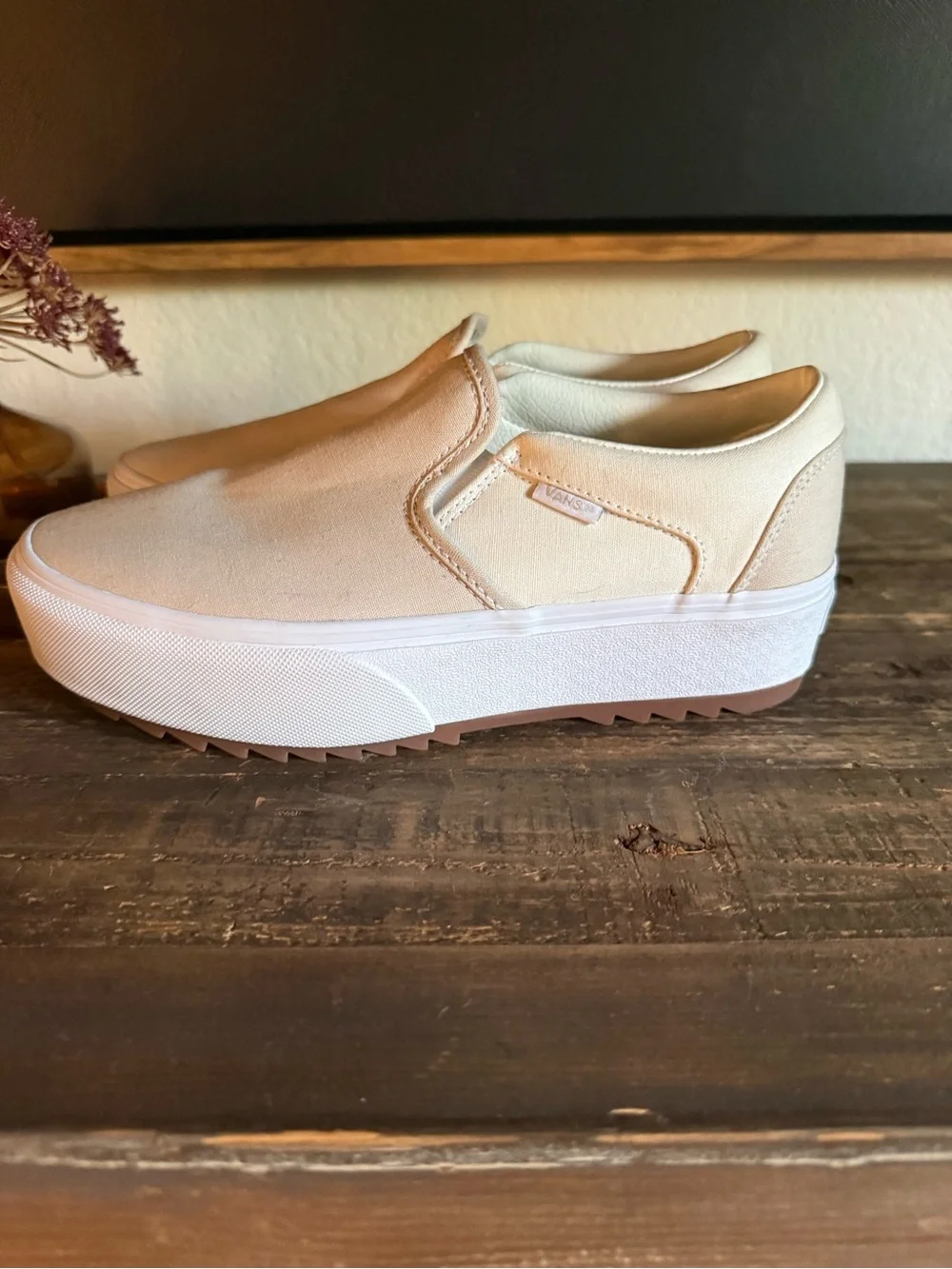 Vans Asher Platform Slip-On Womens Shoes in Cream Sz 9 - Picture 1 of 7